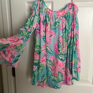 NWOT Lilly Pulitzer off the shoulder Nevis top. Never worn.